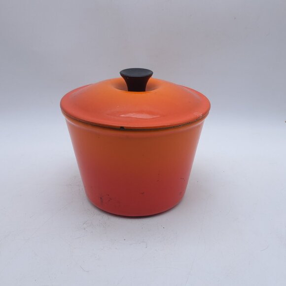 Le Creuset Fondue Iron Pot with Lid - Picture 5 of 10